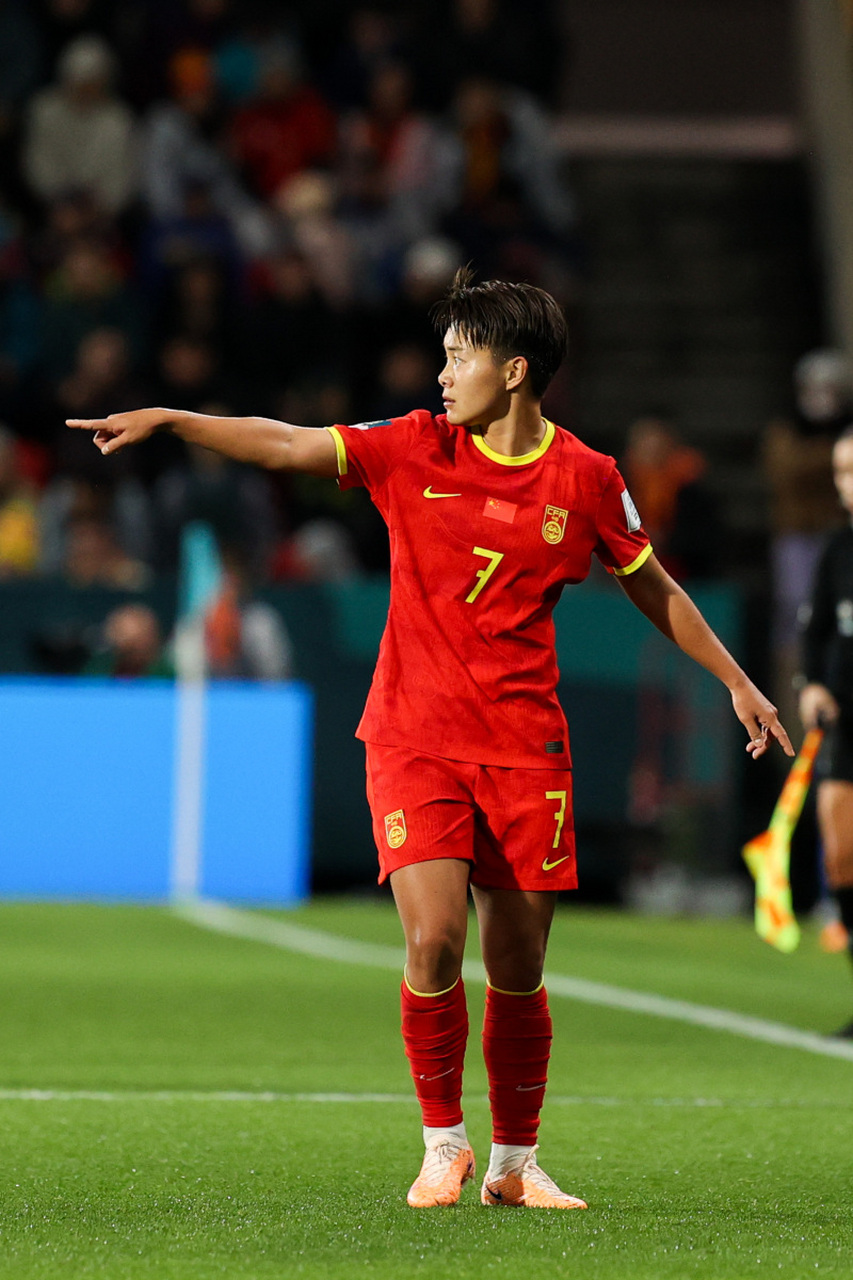 包含中国女足备战全力以赴，为国争光不忘初心的词条